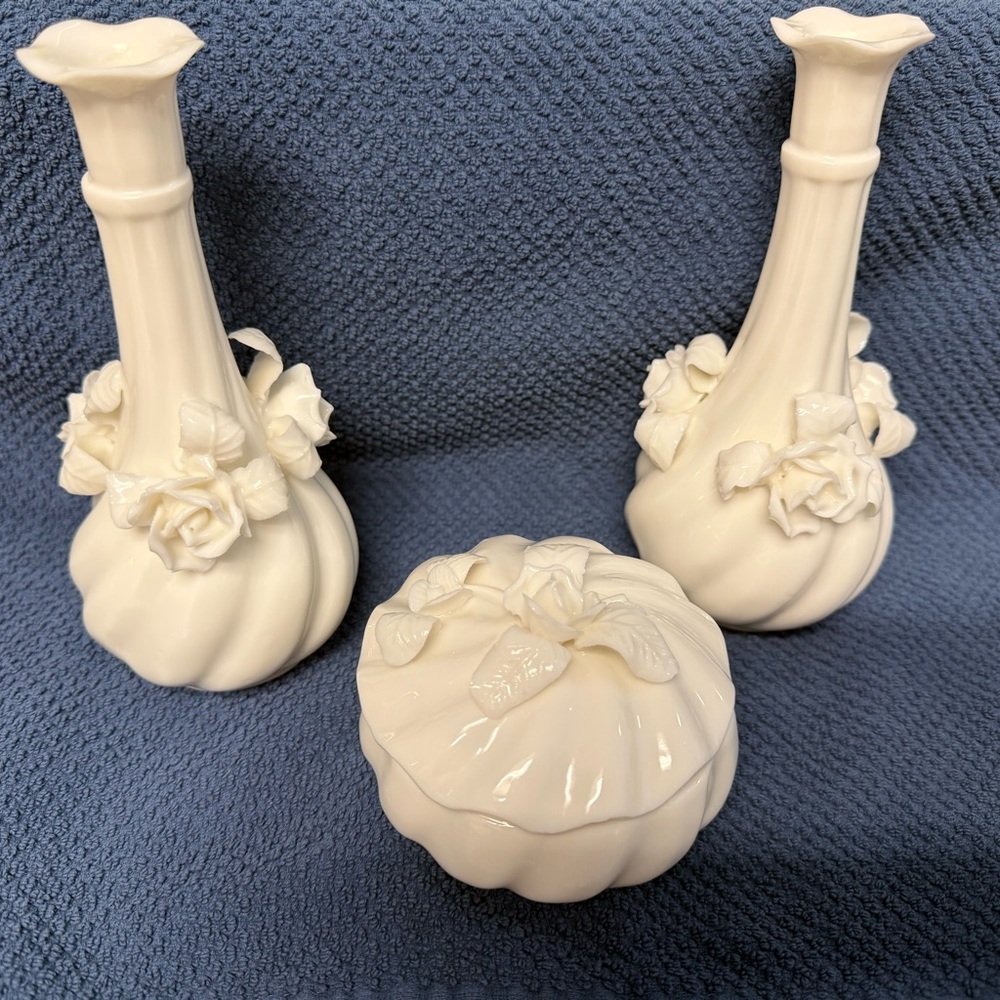 Lefton Cream Floral Vase and Box Set